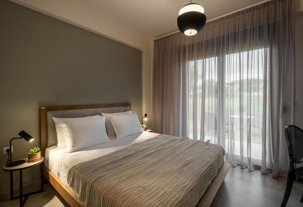 Iris Suites Nikiti Экстерьер фото