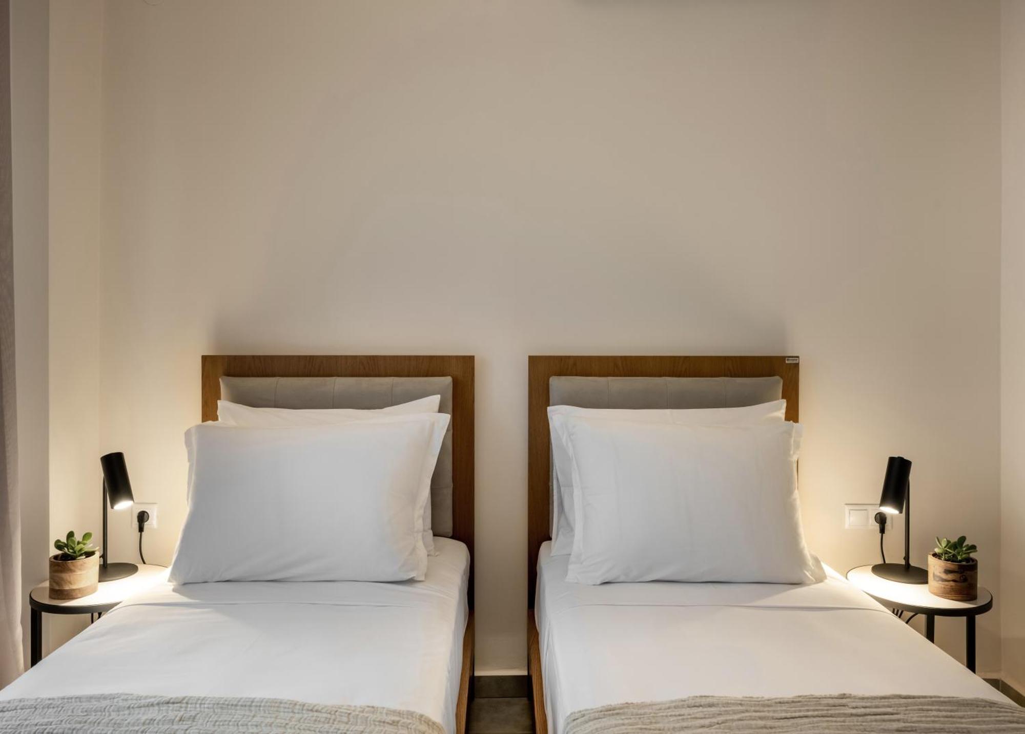 Iris Suites Nikiti Экстерьер фото